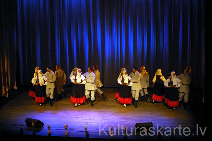Ādažu Kultūras centra vidējās paaudzes deju kolektīvs SPRIGULIS